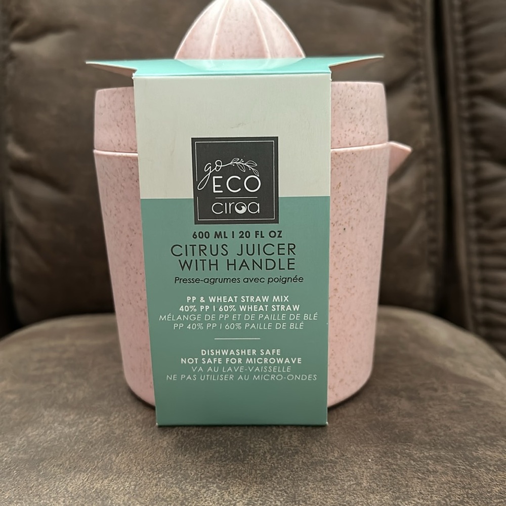 Pink speckled Citrus Juicer with Handle BPA free - Picture 2 of 7